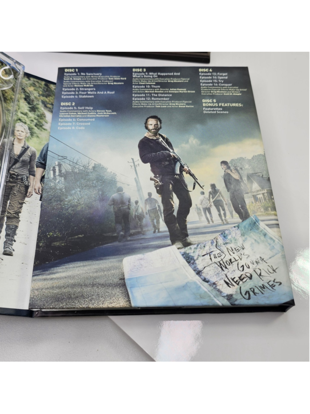 The Walking Dead Complete Season 5 Asphalt Walker Limited Edition - Picture 6 of 16